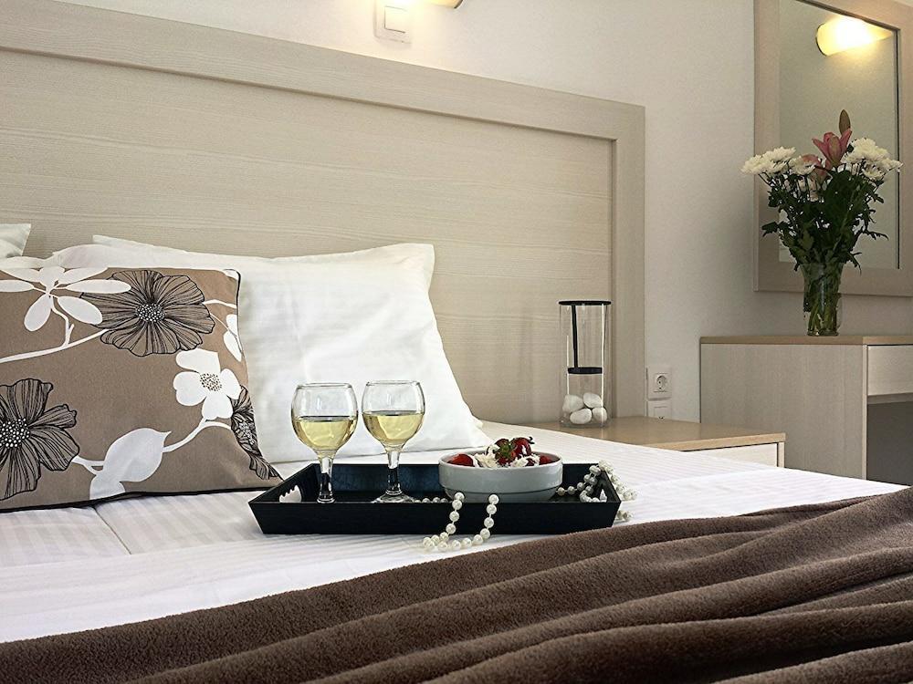 Crown Apartments Kalyves Zewnętrze zdjęcie